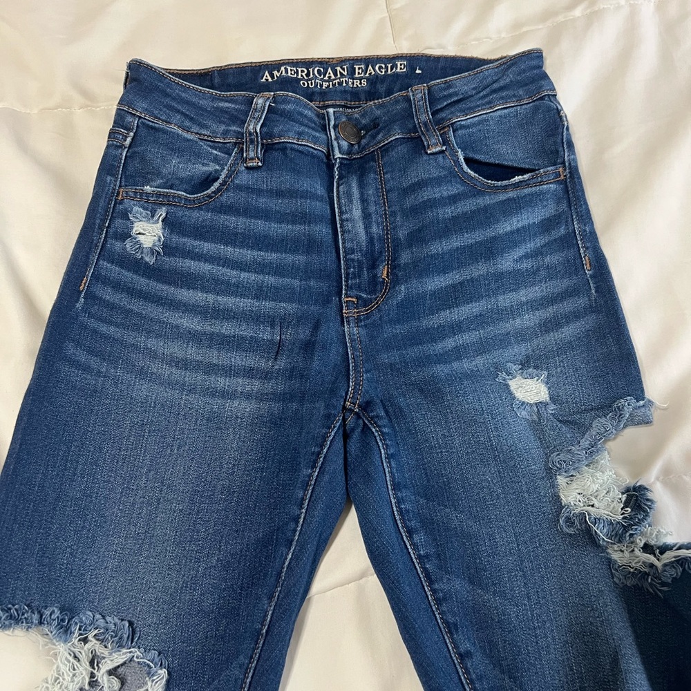AMERICAN EAGLE RIPPED PANTS ON THE SIDES 💙🦅